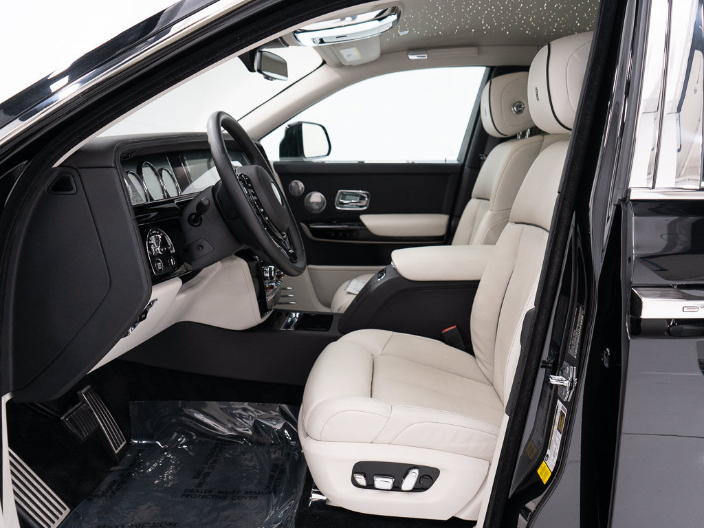 Certified 2018 Rolls-Royce Phantom Sedan RWD image 15