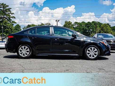Used 2021 Toyota Corolla LE FWD image 10
