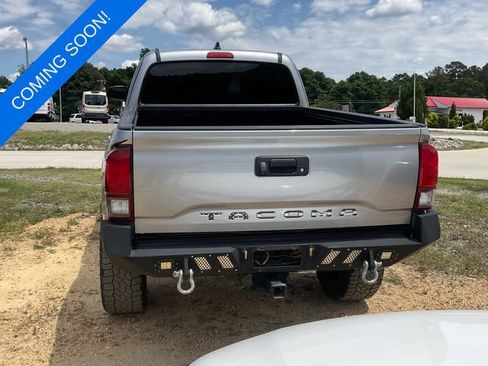 Used 2020 Toyota Tacoma SR AWD/4WD image 3
