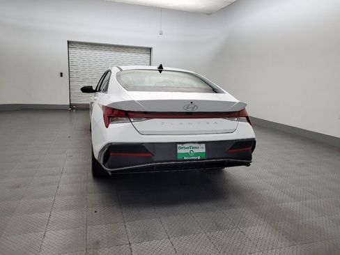 Used 2025 Hyundai Elantra SEL FWD image 6