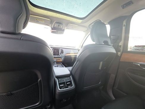 Used 2022 Volvo XC90 T6 Momentum w/ Advanced Package image 19