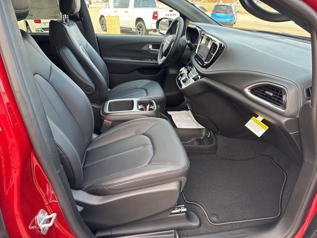 New 2026 Chrysler Pacifica Select w/ S Appearance Package FWD image 26