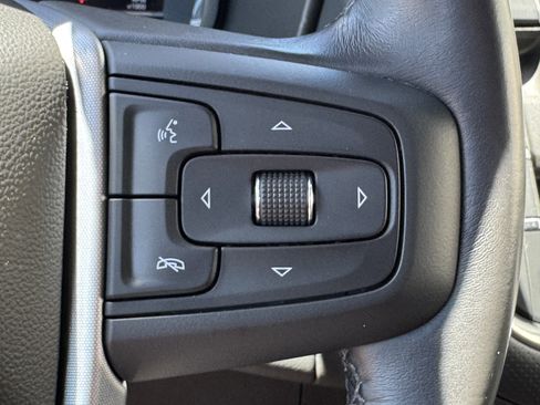 Used 2023 GMC Yukon SLT AWD/4WD image 13