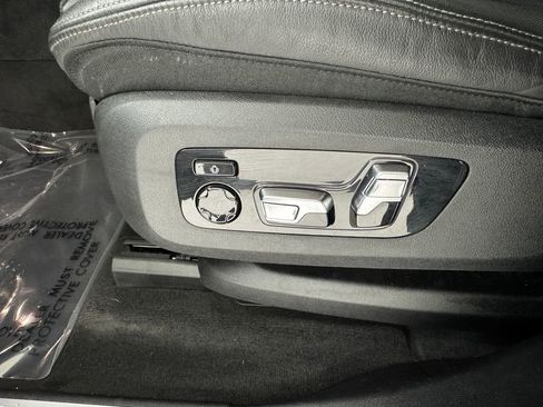 Used 2021 BMW X5 M50i image 26
