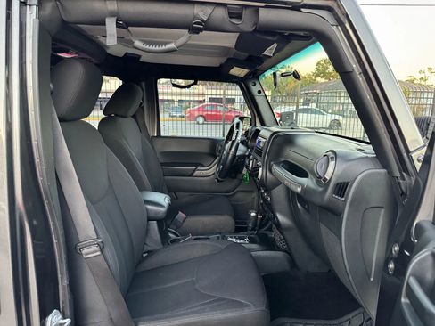 Used 2017 Jeep Wrangler Unlimited Sport w/ Connectivity Group image 23