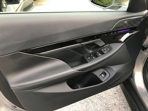 Used 2024 BMW 530i xDrive w/ Premium Package image 14