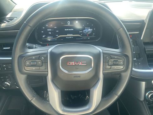 Used 2023 GMC Yukon SLT AWD/4WD image 9