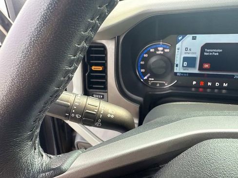 Used 2022 Ford Bronco Badlands image 30