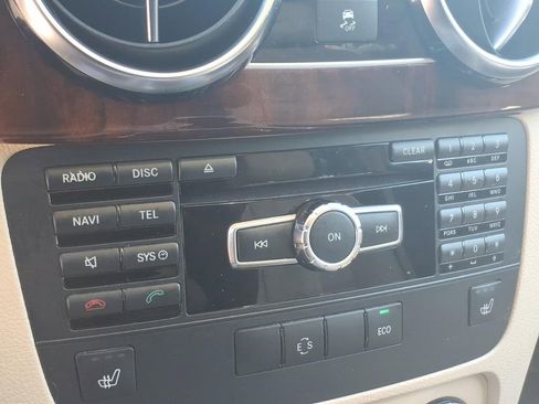Used 2015 Mercedes-Benz GLK 350 4MATIC image 11
