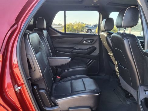 Used 2023 Chevrolet Traverse Premier FWD image 22