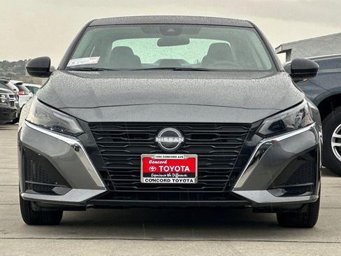 Used 2025 Nissan Altima 2.5 SV image 5