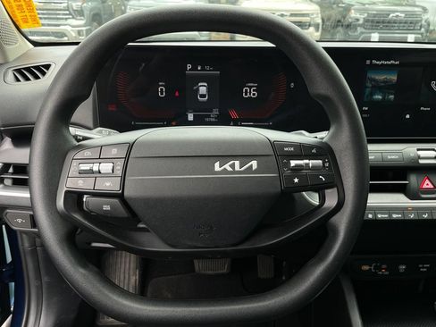 Used 2025 Kia K4 FWD image 14