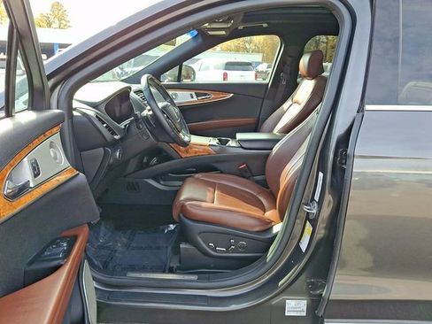 Used 2020 Lincoln Nautilus Reserve w/ Equipment Group 202A image 17