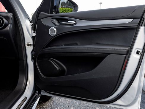 New 2025 Alfa Romeo Stelvio Sprint image 38