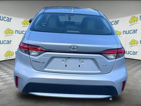 Used 2022 Toyota Corolla LE FWD image 3
