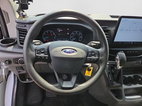 Used 2022 Ford Transit 250 Low Roof AWD image 28