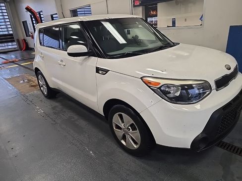 Used 2014 Kia Soul FWD image 1