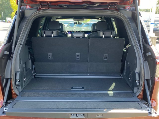 New 2027 Lincoln Navigator Reserve w/ Jet Appearance Package AWD/4WD image 25