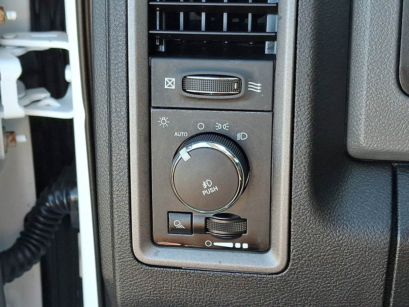 Used 2013 RAM 1500 Express AWD/4WD image 25