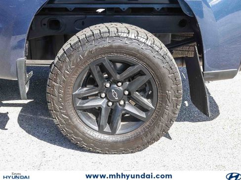 Used 2022 Chevrolet Silverado 1500 Custom Trail Boss AWD/4WD image 10