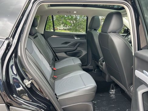 New 2026 Volkswagen Tiguan SE FWD image 46