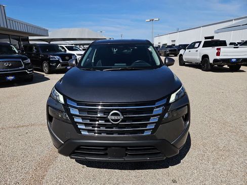 Used 2025 Nissan Rogue SV FWD image 3