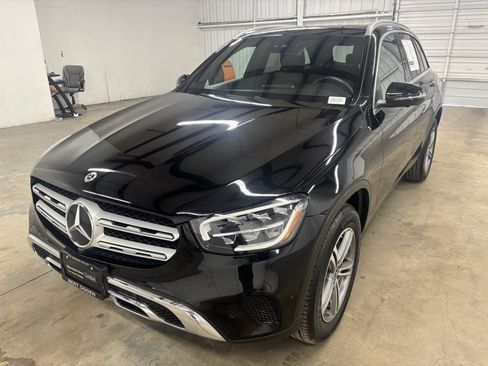 Certified 2022 Mercedes-Benz GLC 300 image 3