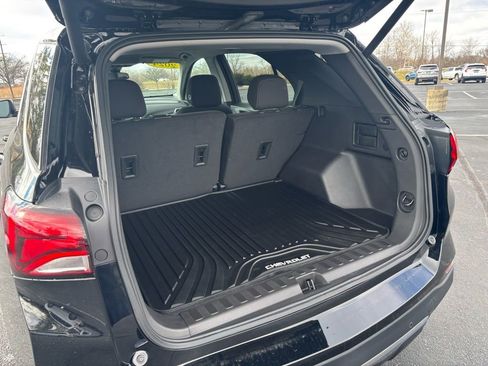 Used 2024 Chevrolet Equinox LT image 18