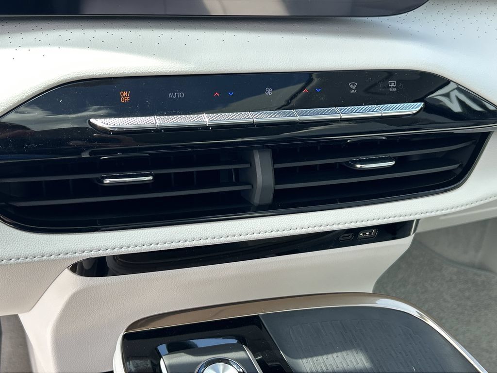 Certified 2026 Buick Enclave Avenir w/ Super Cruise Package FWD image 27