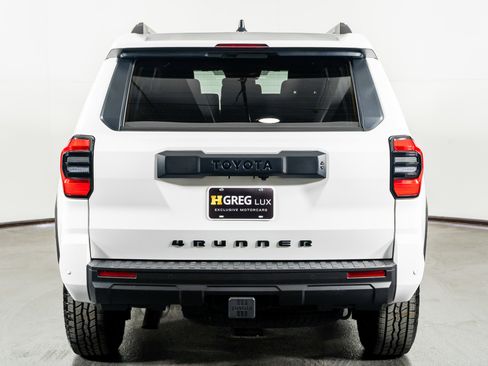 Used 2025 Toyota 4Runner TRD Off-Road image 10
