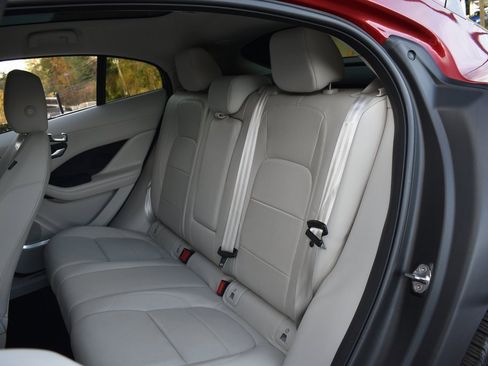 Used 2020 Jaguar I-PACE SE image 30