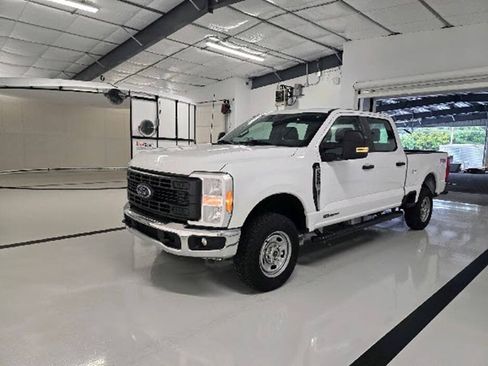 Used 2023 Ford F250 XL w/ FX4 Off-Road Package AWD/4WD image 5