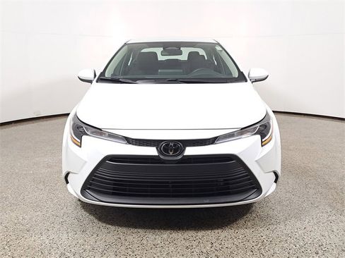 Used 2025 Toyota Corolla LE image 3