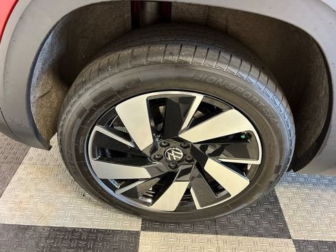 Used 2024 Volkswagen Atlas Cross Sport SE FWD image 15