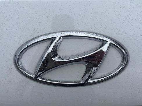 Used 2023 Hyundai Kona SEL AWD/4WD image 9