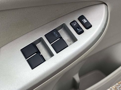 Used 2010 Toyota Corolla LE FWD image 15