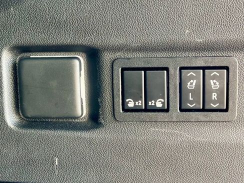 Used 2022 Chevrolet Tahoe High Country image 43