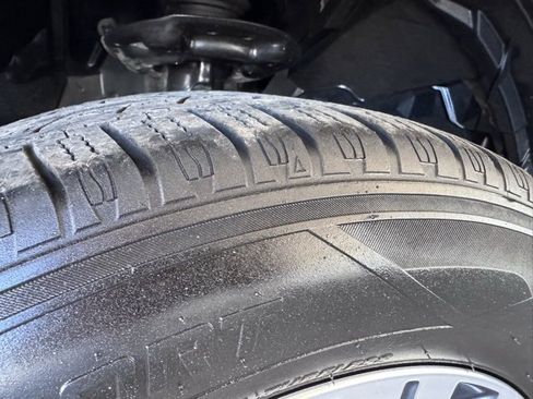 Used 2023 Nissan Rogue SV image 29