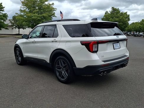 Used 2025 Ford Explorer ST AWD/4WD image 7