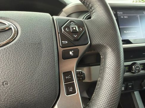 Used 2020 Toyota Tacoma SR5 RWD image 20