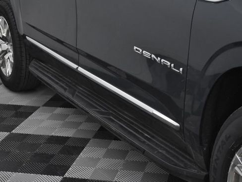 Used 2021 GMC Yukon XL Denali image 6