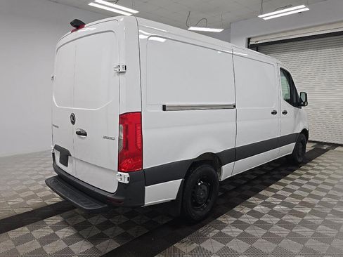Used 2024 Mercedes-Benz Sprinter 2500 image 3