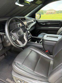 Used 2023 GMC Yukon Denali w/ Max Trailering Package AWD/4WD image 4