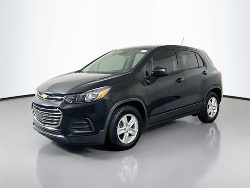 Used 2019 Chevrolet Trax LS FWD image 4