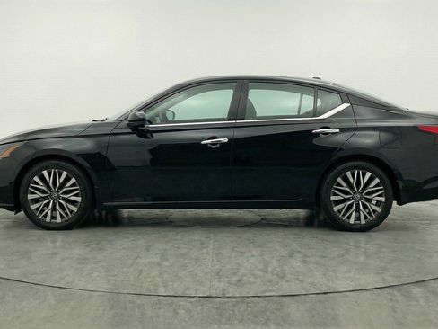 Used 2025 Nissan Altima 2.5 SV image 5