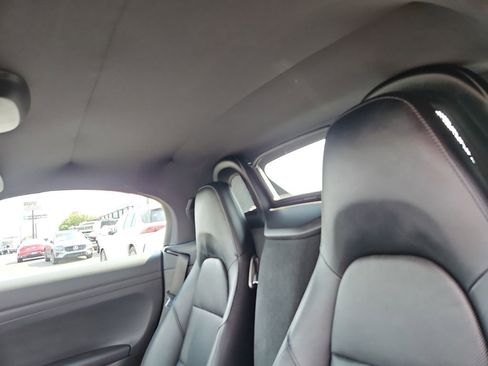 Used 2023 Porsche 718 Boxster RWD image 17