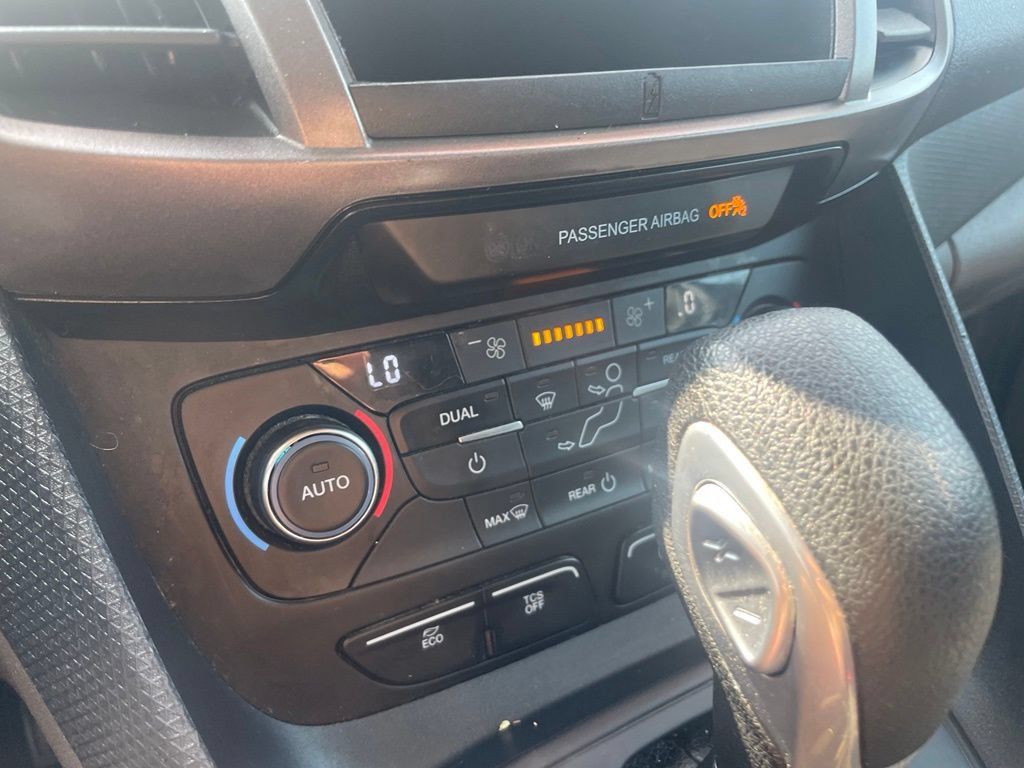 Used 2022 Ford Transit Connect XLT FWD image 18