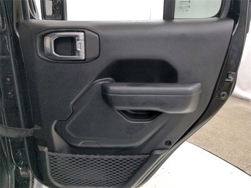 Used 2022 Jeep Gladiator Rubicon w/ Trailer Tow Package image 40