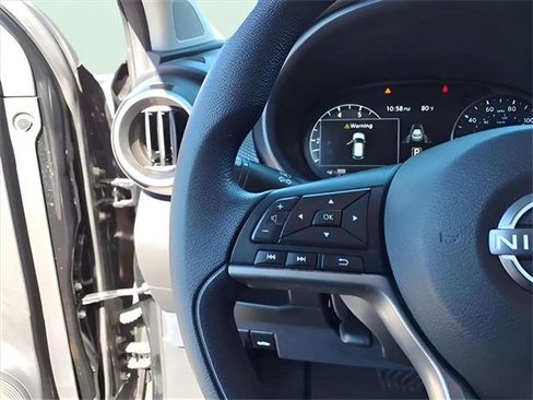 Used 2022 Nissan Kicks SV image 13