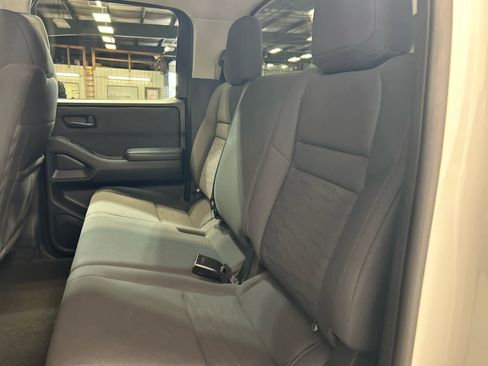 Used 2024 Nissan Frontier S w/ Technology Package AWD/4WD image 5